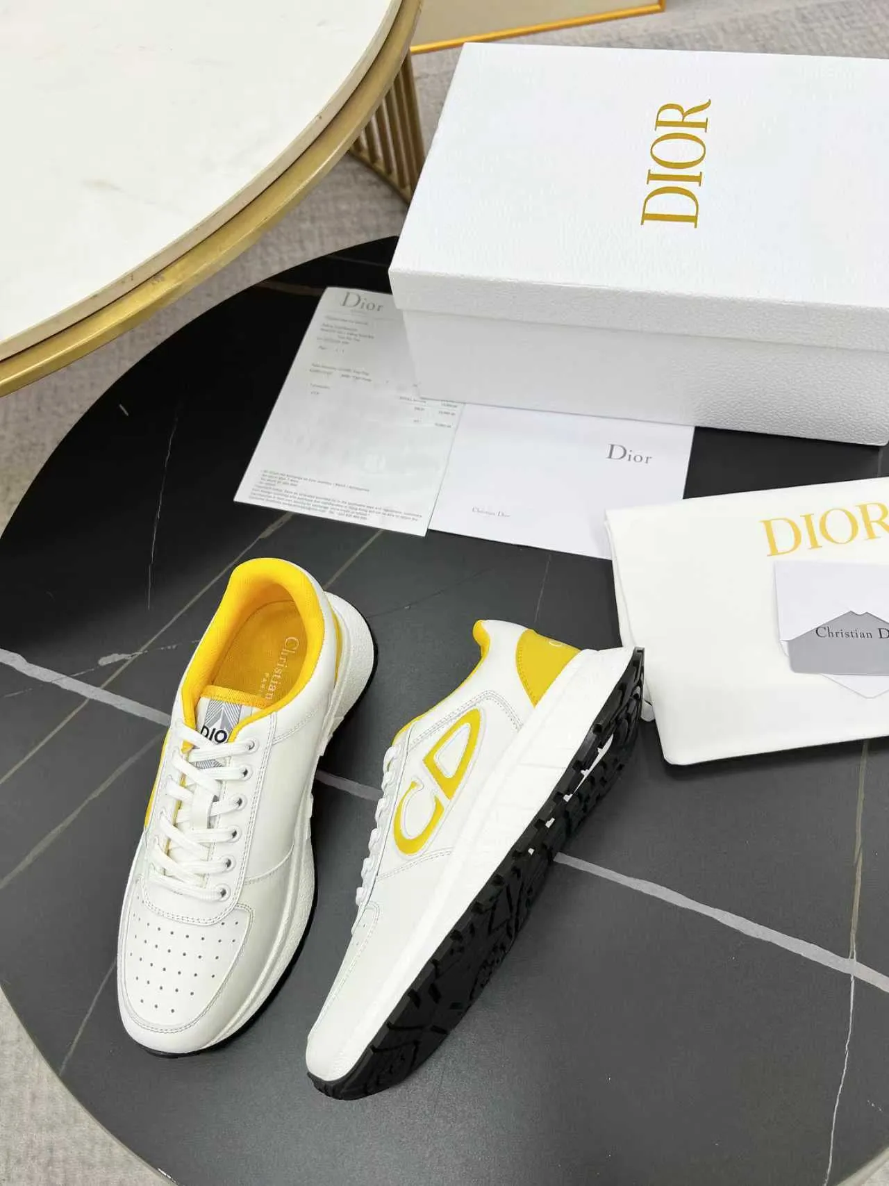 [Dior Dior] P: 640💰Couple model Size: Female: 35-40 (41 customized), male 39-44. (45 customized) 2025 Dior Dior autumn and winter new products🌹Fashion and trends coexist. Imported cowhide is customized one to one. Fabric; cowhide. Lining: Breathable mesh. Outsole: TPU.